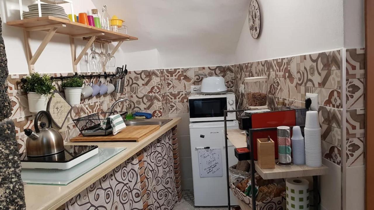 Villa La Piccola Grotta Ursino Aeroporto di Catania Fontana Rossa Esterno foto