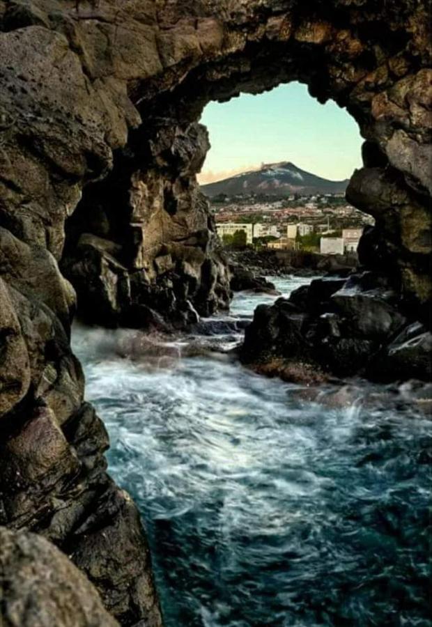 Villa La Piccola Grotta Ursino Aeroporto di Catania Fontana Rossa Esterno foto